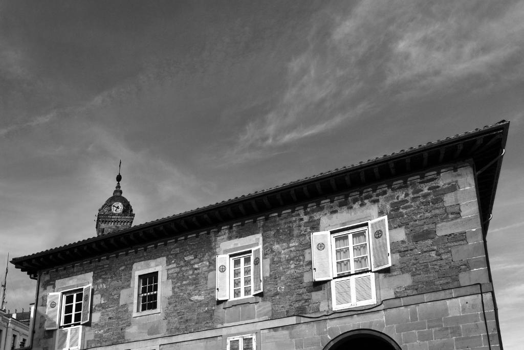 La Casa De Los Arquillos Витория Экстерьер фото